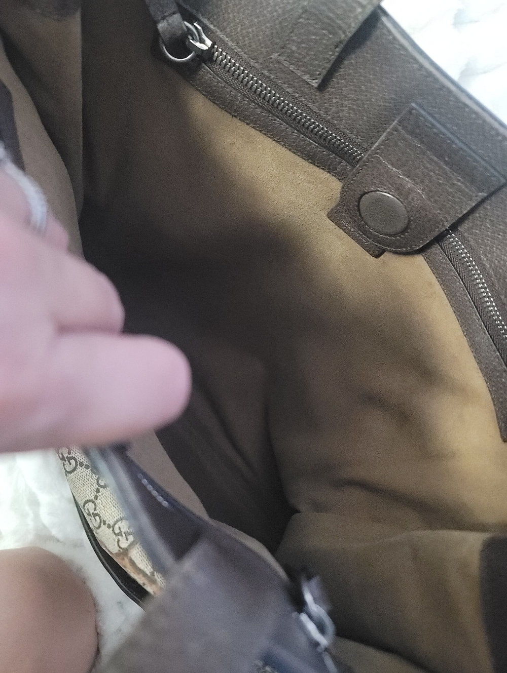 Gucci Tian Soft GG Supreme Tote - Picture 8 of 15